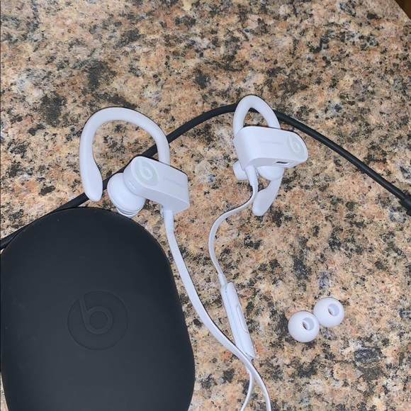 Powerbeats3 - Picture 2 of 2